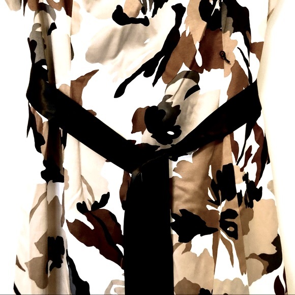 Laura Plus Size Midi Dress - Picture 5 of 10